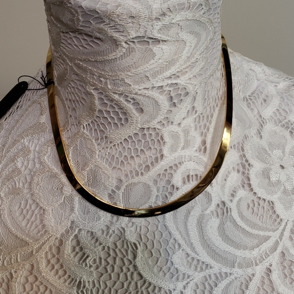 Gold Collar Necklace - Picture 2 of 6
